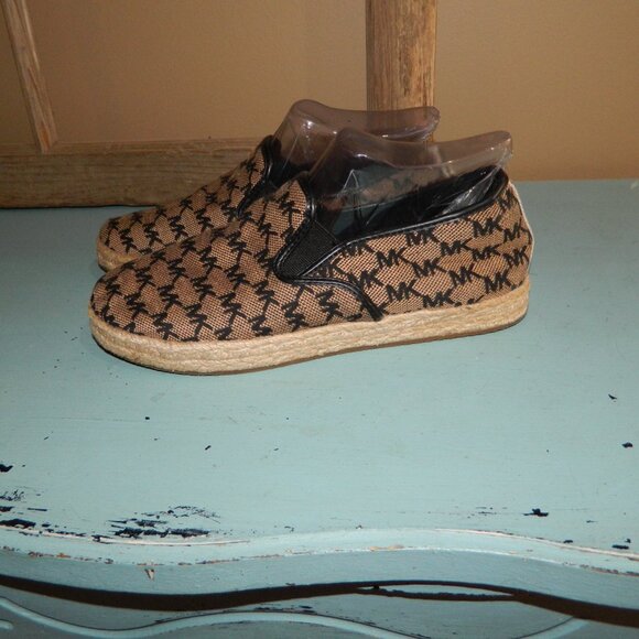 Michael Kors Signature Canvas Slip on Shoes Size 8.5M - Picture 2 of 7